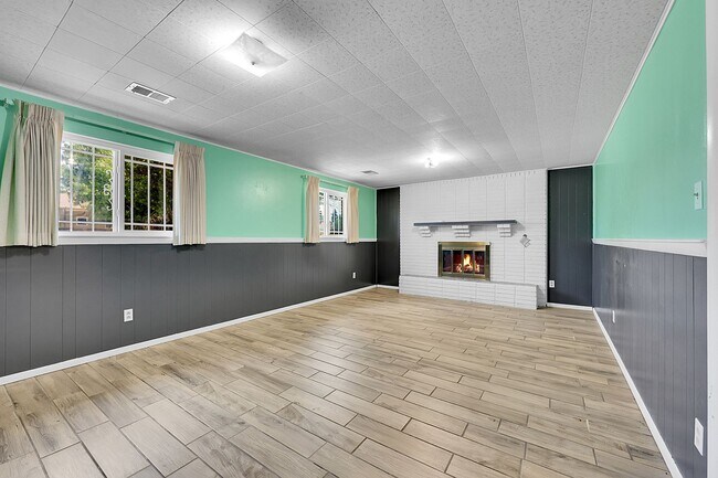 Building Photo - 4220 Edwinstowe Ave