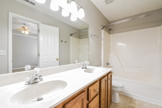 Building Photo - 3019 Wellington Pl