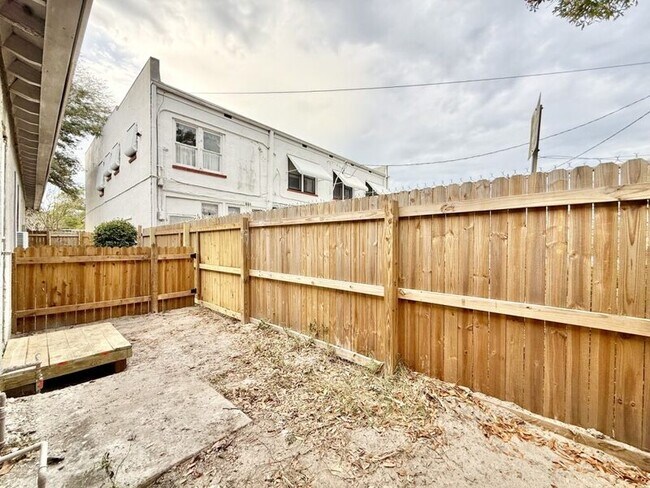 Building Photo - 932 22nd St S