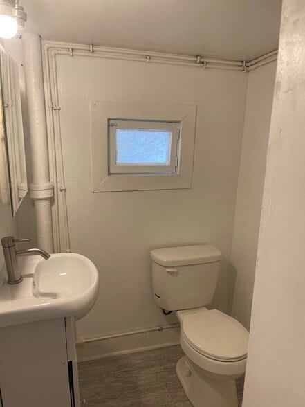 Bathroom - 325 Pine St