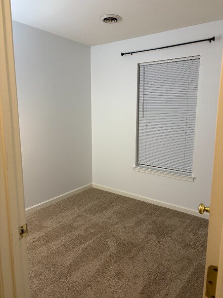 Building Photo - 358 Cherry St