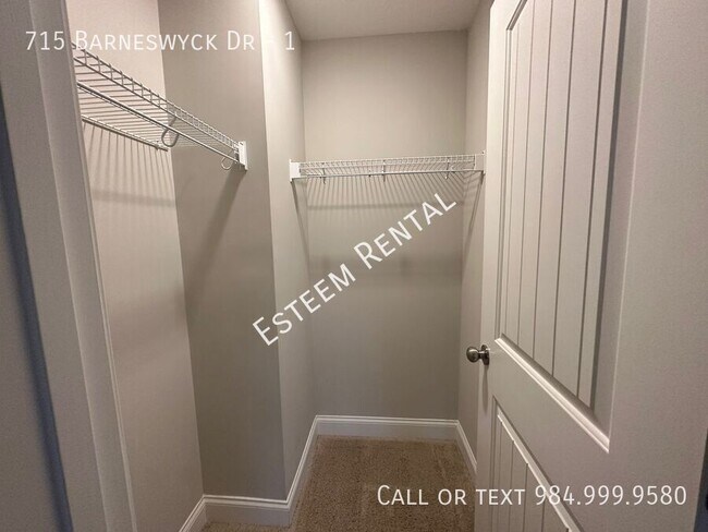 Building Photo - 715 Barneswyck Dr