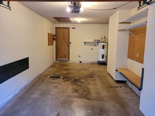 Building Photo - 5085 Kaufman Loop SE