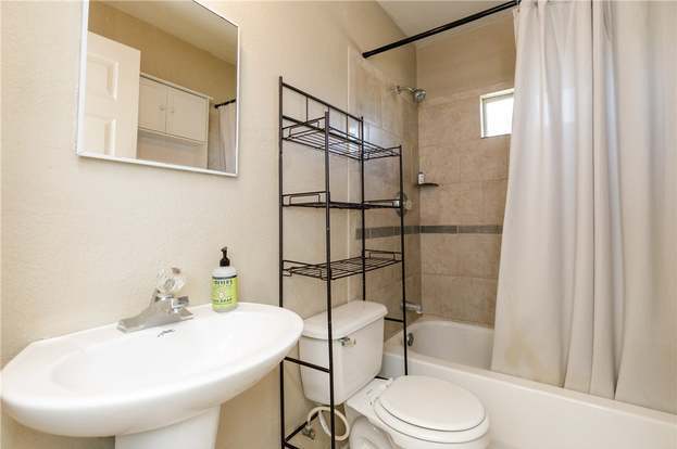 Building Photo - 946 Rickey Dr