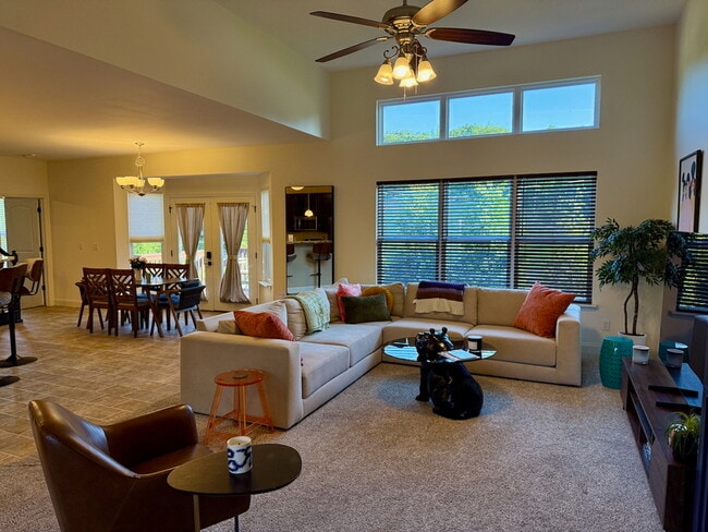 Building Photo - 5005 Double Tree Dr
