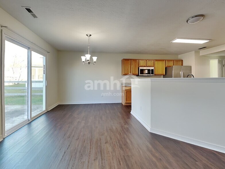 Building Photo - 268 Heftner Cir