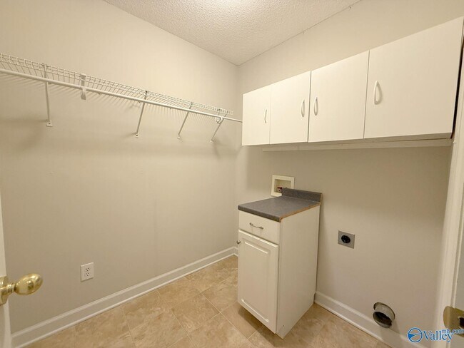 Building Photo - 238 Pebble Brook Dr