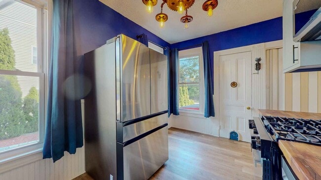 Building Photo - Bright & Spacious 1-Bedroom Apartment