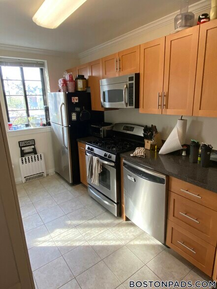 Building Photo - 60 Brattle St