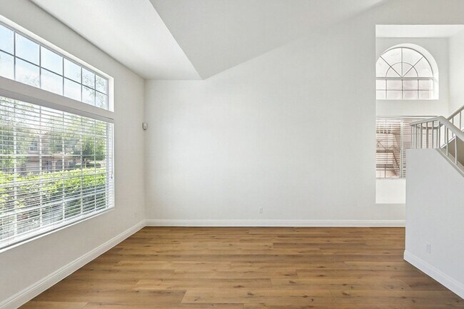 Building Photo - Beautiful, Well Kept, North Summerlin Pool Home