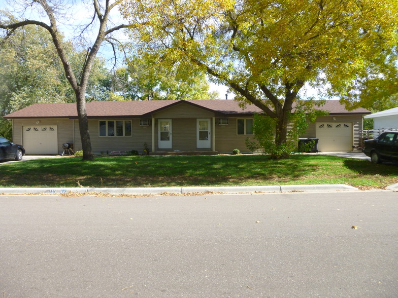 Building Photo - Twin Homes