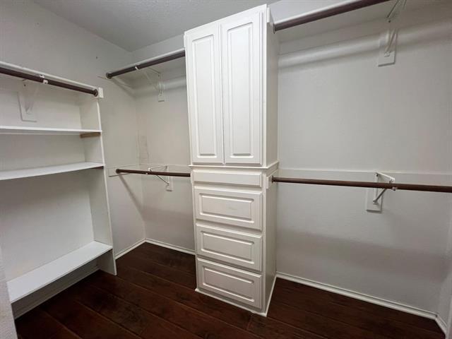 Building Photo - 2043 Wimbledon Dr