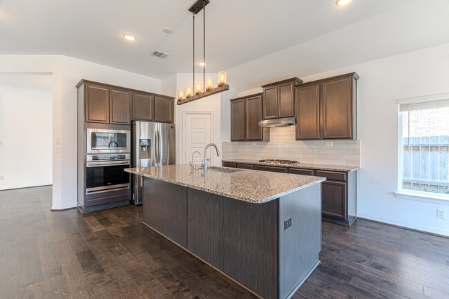 Building Photo - 3439 Cres Vista Dr