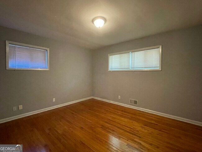 Building Photo - 2352 Arrow Cir