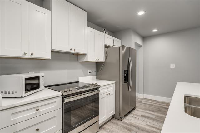 Building Photo - 401-403-403 W Elm St