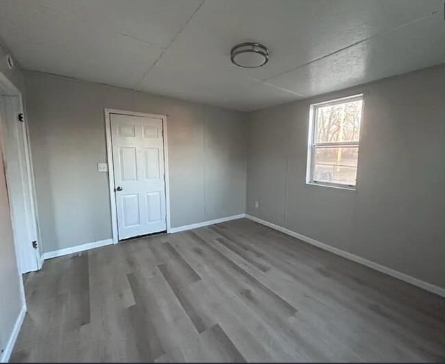 Building Photo - 228 Eden St