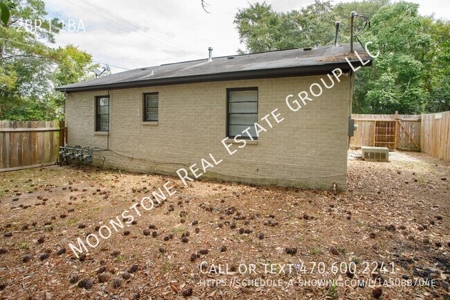 Building Photo - 370 Tiny Pl