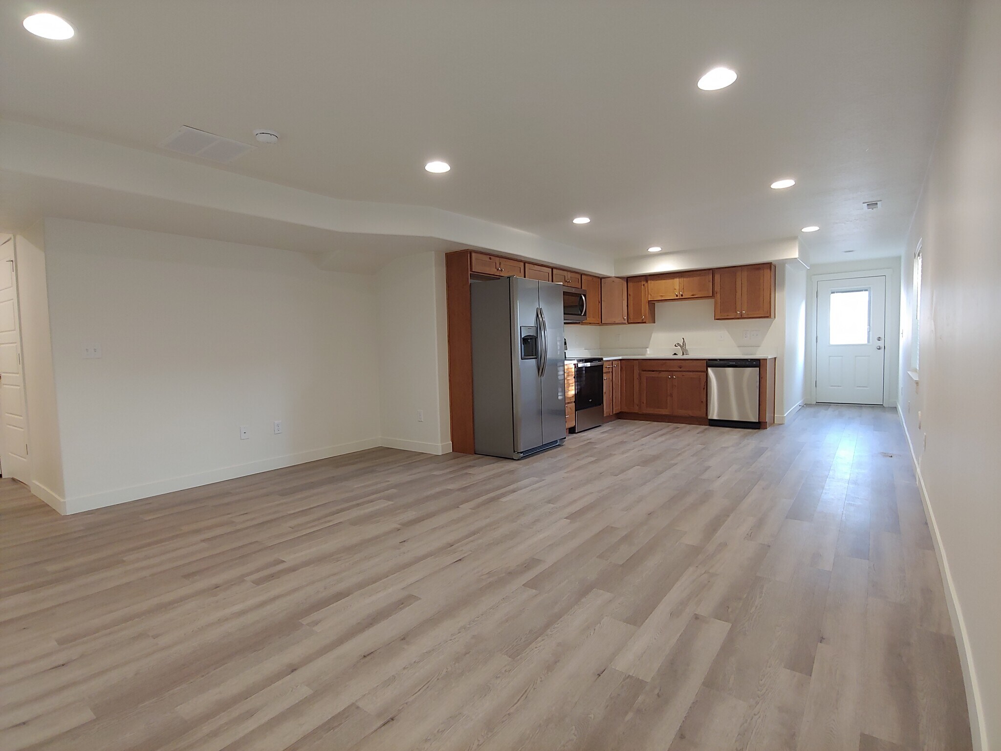 Building Photo - 591 S Emerald Ln