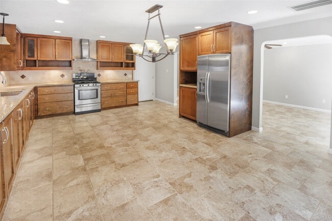 Building Photo - 6 Coralberry Ct