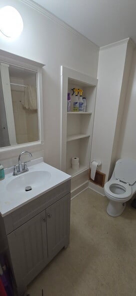 Building Photo - 15 Friendship Rd