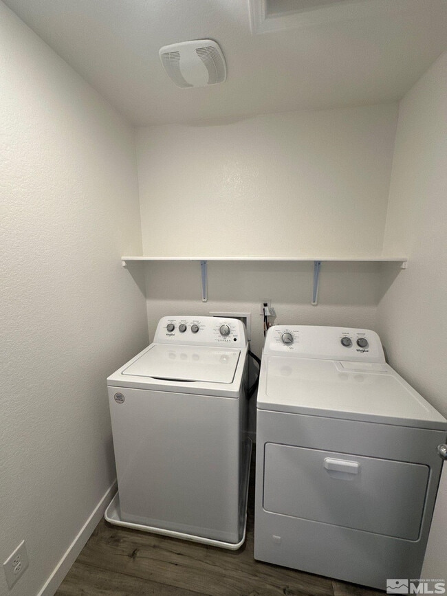 Building Photo - 420 Summer Triangle Dr