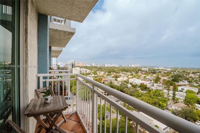 Building Photo - 3000 Coral Wy