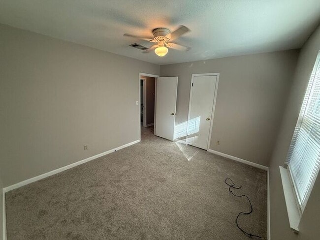 Building Photo - Northeast Pensacola - Harbour Square - 2 bedroom, 1 bathroom