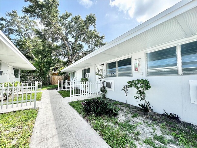 Primary Photo - 715 SW 5th St