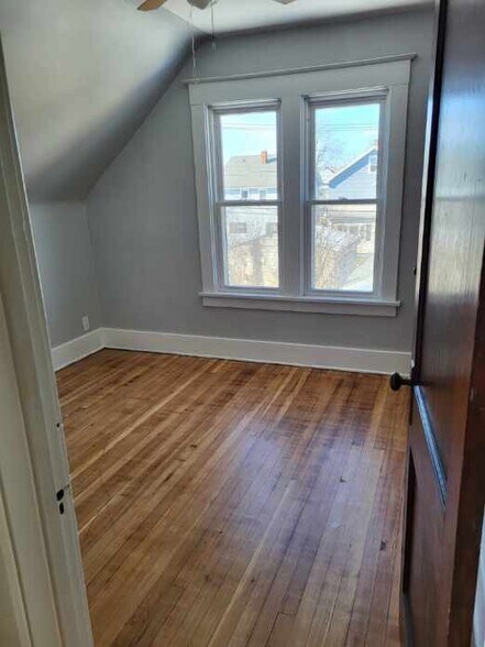 Building Photo - 227 Heath St