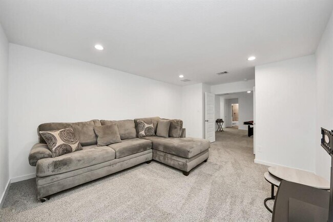Building Photo - 31515 Avebury Lake Ln
