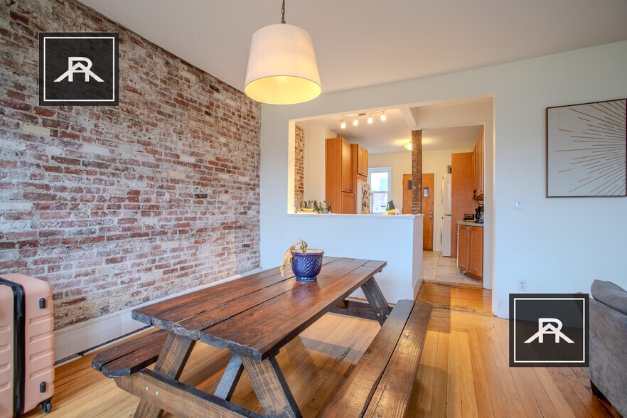 Building Photo - 256 Aspinwall Ave