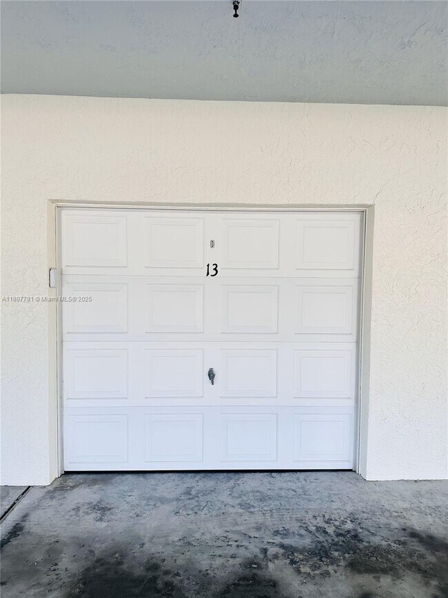 Building Photo - 3111 Pass a Grille Way