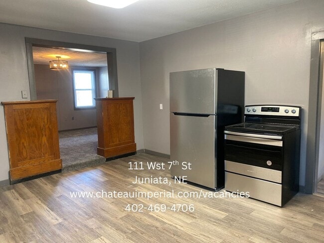 Building Photo - 2 bedroom house