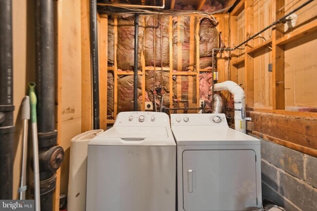 Building Photo - 800 Rosemere Ave