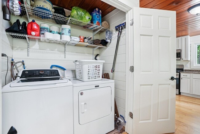 Building Photo - N3219 Cherry Rd