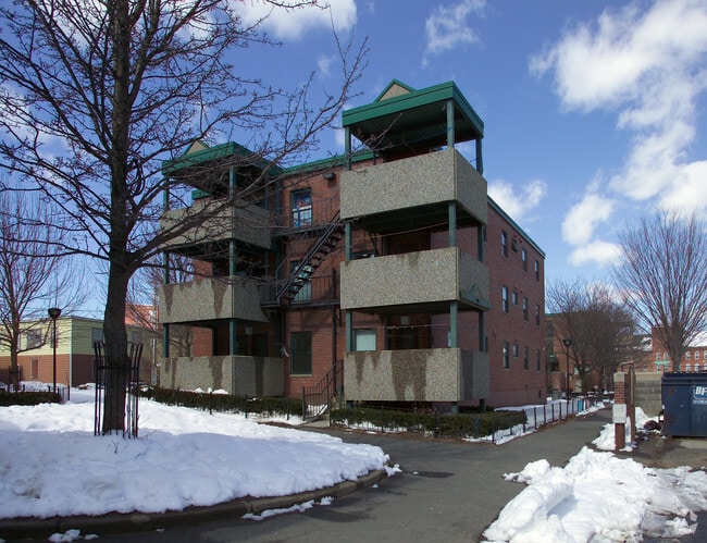 Building Photo - Toepfert Apartments