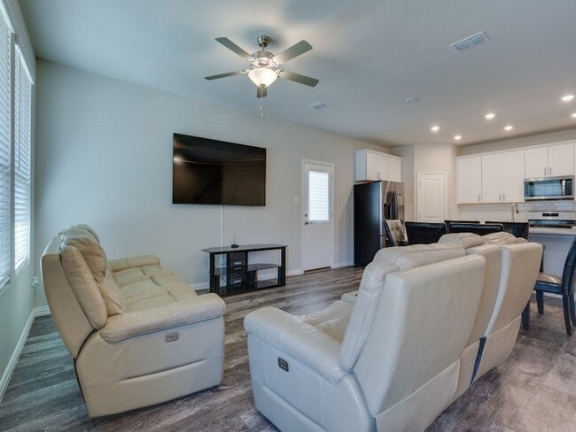 Building Photo - 4107 Bullwhip Creek Ln