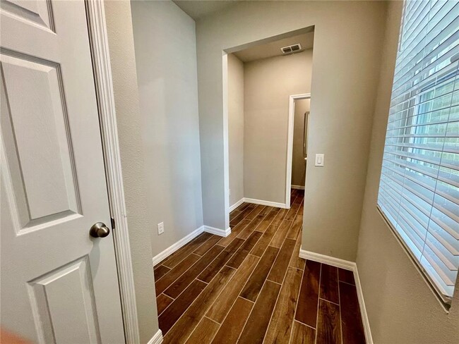 Building Photo - 934 Legacy Winds Way