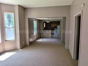 Building Photo - 1810 10th Ave S