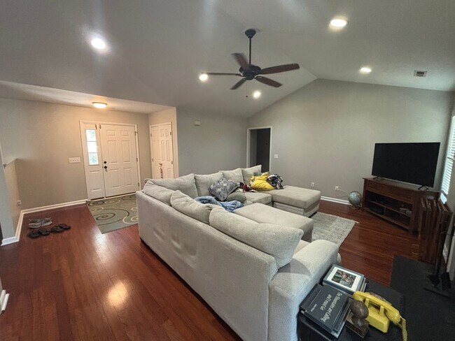 Building Photo - 3 Bed 2 Bath Single  Family Home in OGDEN/Murrayville