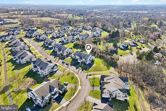 Building Photo - 1035 Thorndale Dr
