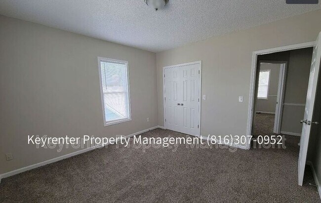 Building Photo - 142 N Bellaire Ave