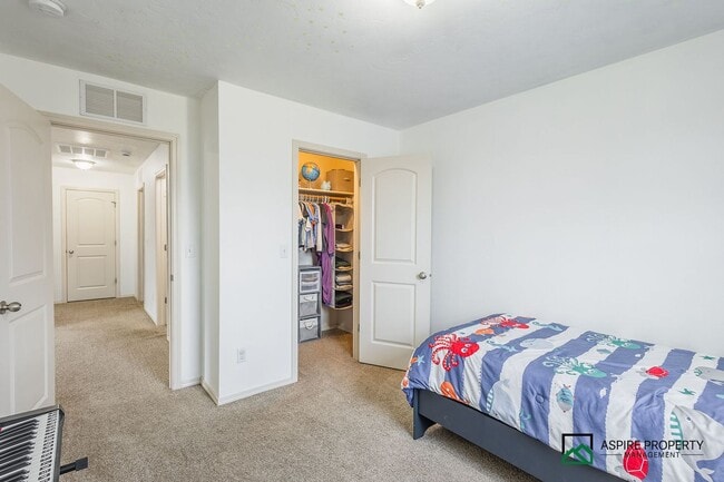 Building Photo - 3 Bed 2.5 Bath Home