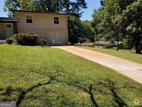 Building Photo - 1675 Bouldercliff Ct SE