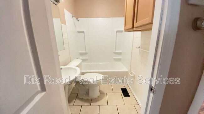 Building Photo - 4008 Jewell Ave