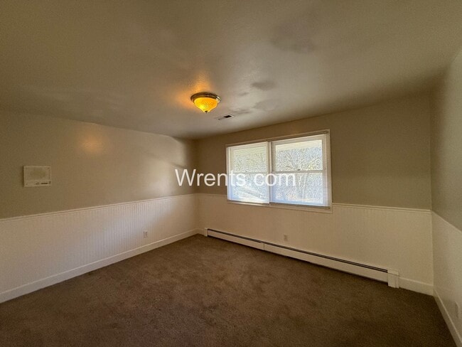 Building Photo - Spacious 6-Bedroom Home with Pool & Multiple Fireplaces – Great Northside Location!