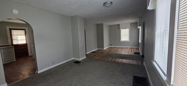 Building Photo - 233 W School St