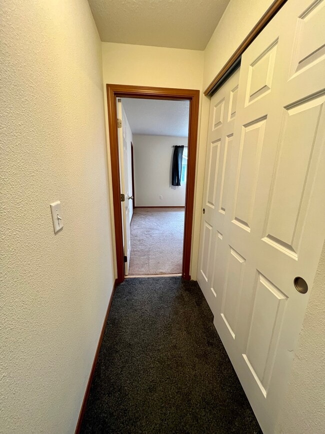Building Photo - 293 Sowell Dr