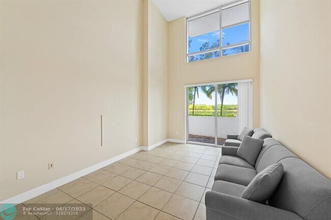 Building Photo - 2641 N Flamingo Rd