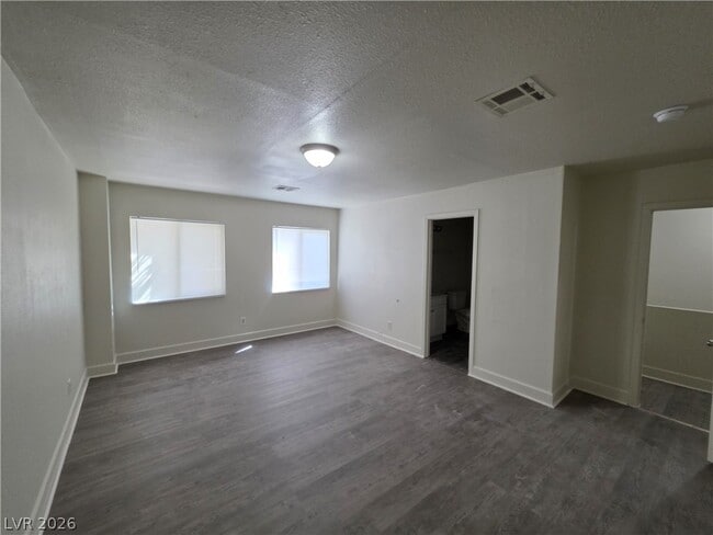 Building Photo - 3412 Townhouse Dr
